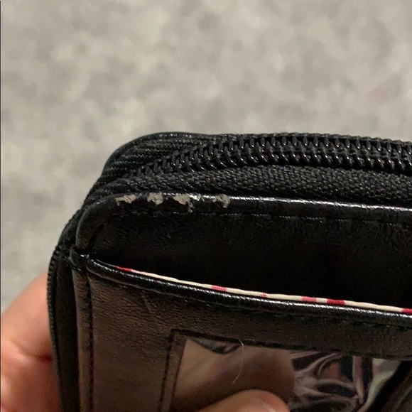 Guess wristlet - Picture 5 of 6